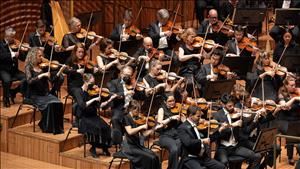 Sydney Symphony performs Britten's Serenade
