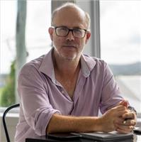 Theatres latest backstage comedy  discover it first!